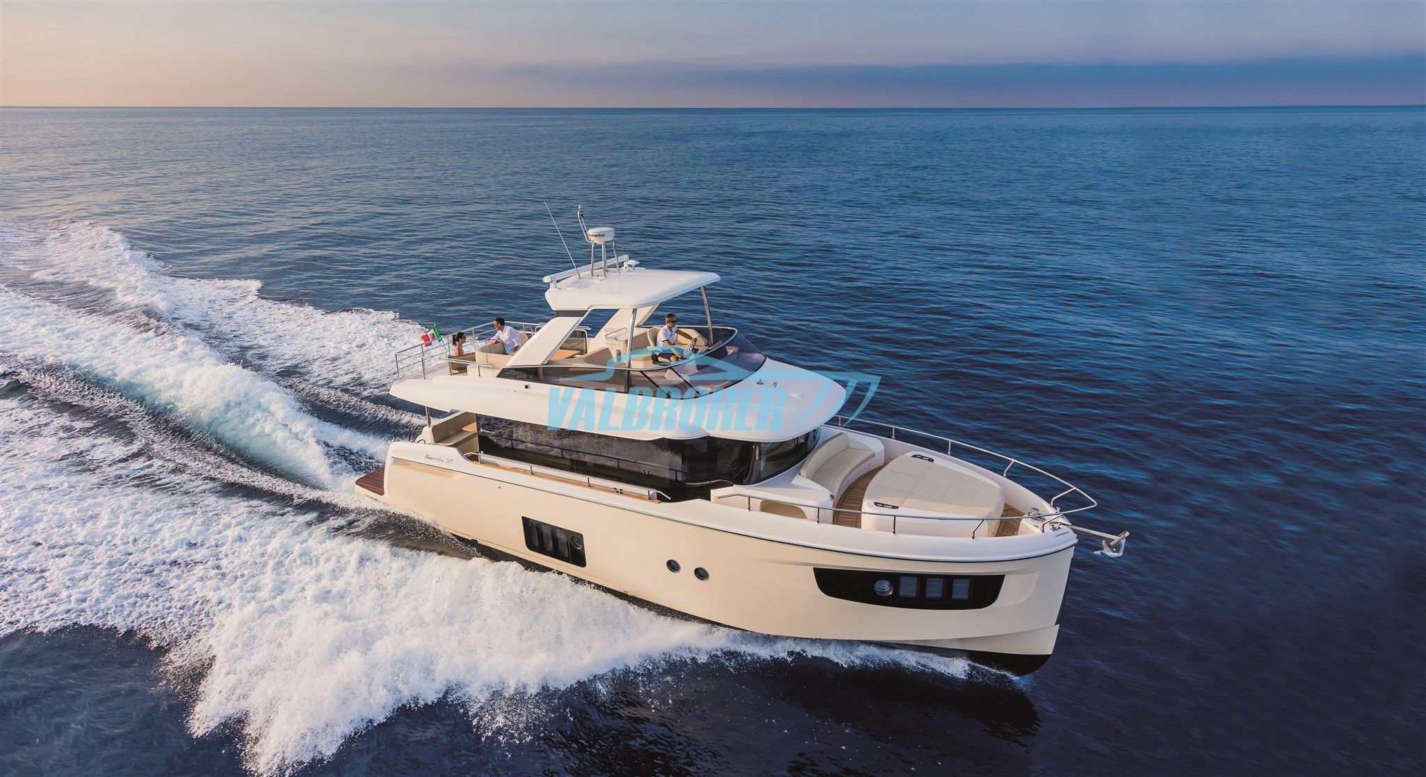 Absolute | 52 Navetta