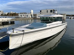 Axopar - 37 Xc Cross Cabin