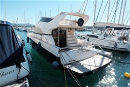 Cayman - 42 Fly