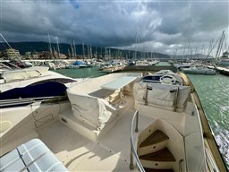 Cayman - 42 Fly