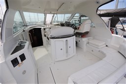 Cruisers Yachts - 390 Sc