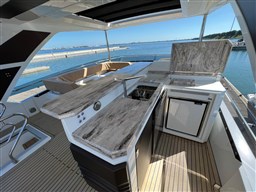 Galeon - 680 Fly
