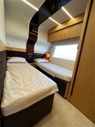 Galeon - 680 Fly