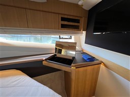 Galeon - 680 Fly
