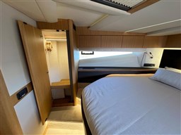 Galeon - 680 Fly