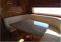 Hatteras - 70' Convertible