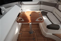 Monterey Boats - 415 Sy Sport Yacht