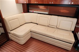 Monterey Boats - 415 Sy Sport Yacht