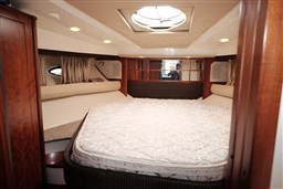 Monterey Boats - 415 Sy Sport Yacht