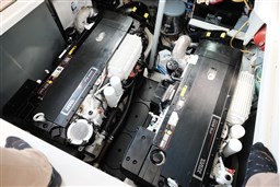 Monterey Boats - 415 Sy Sport Yacht
