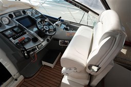 Monterey Boats - 415 Sy Sport Yacht