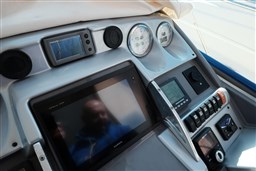 Monterey Boats - 415 Sy Sport Yacht