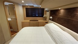 Princess Yachts - 62 Fly