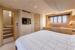 Princess Yachts - 62 Fly