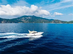 Princess Yachts - 62 Fly