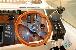 Princess Yachts - V 42