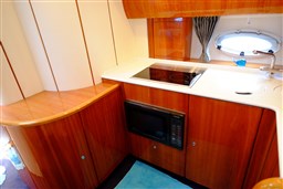 Princess Yachts - V 42