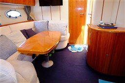 Princess Yachts - V 42