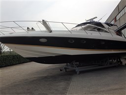 Princess Yachts - V 42