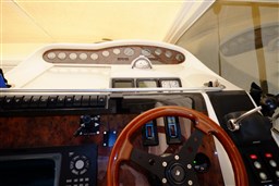 Princess Yachts - V 42