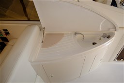 Princess Yachts - V 42