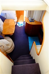 Princess Yachts - V 42