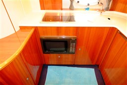 Princess Yachts - V 42