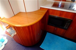Princess Yachts - V 42