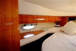 Princess Yachts - V 42
