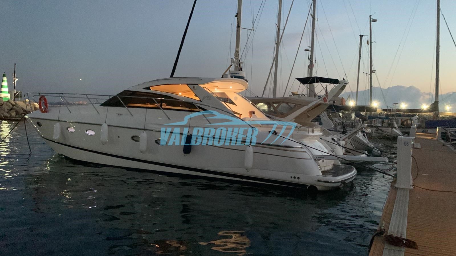 Princess Yachts | V 48