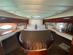 Princess Yachts - V50