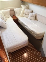 Princess Yachts - V50