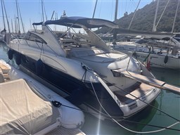 Princess Yachts - V50