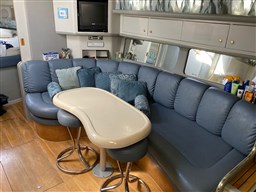 Sea Ray - 370 Sundancer