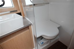 Sealine - C335v