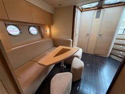 Windy Boats - 44 Chinook
